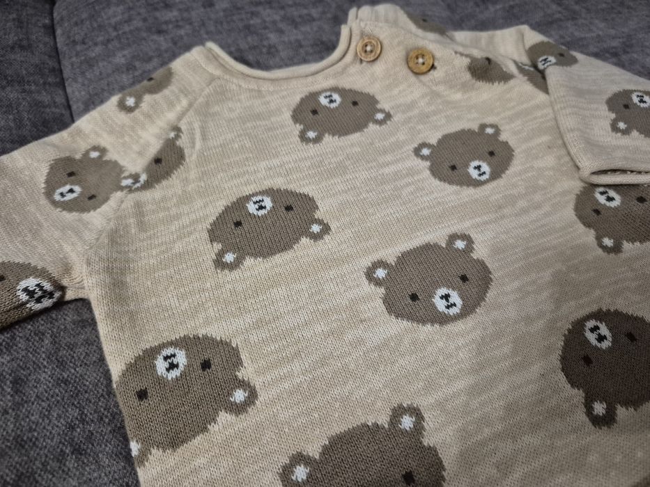 Sweterek beżowym w misie Smyk 62