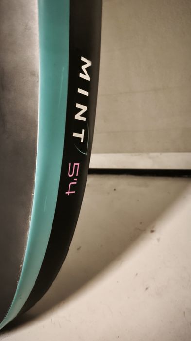 WingboardGong Mint  FSP Pro - Full Carbon - Impecável (c/ FootStraps)