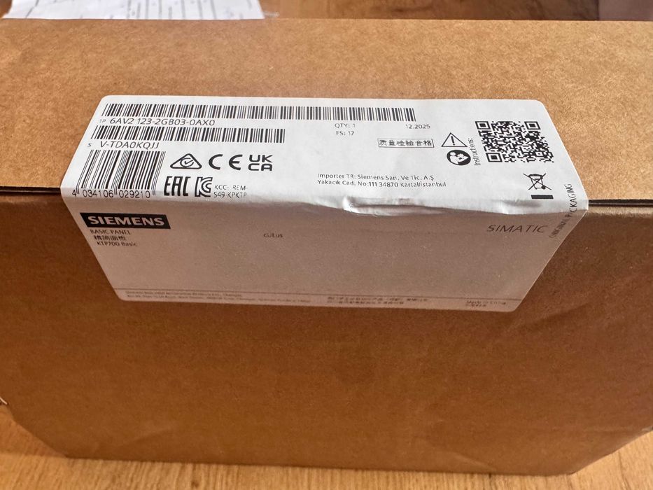 NOWY Siemens SIMATIC KTP700 Basic 6AV2123-2GB03-0AX0 panel HMI 7"