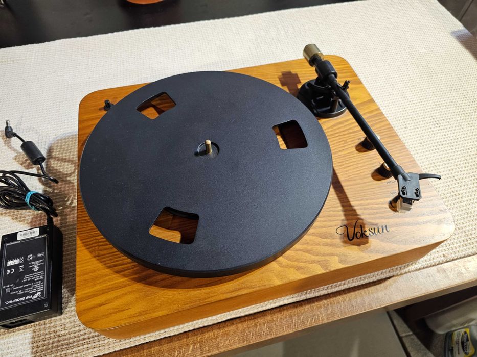 Програвач VOKSUN 1931 Bluetooth, прямий вихід на акустику
