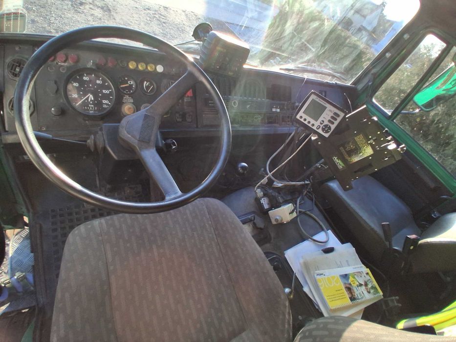 Iveco Magirus 110-17 AW rozsiewacz wapna i nawozu.