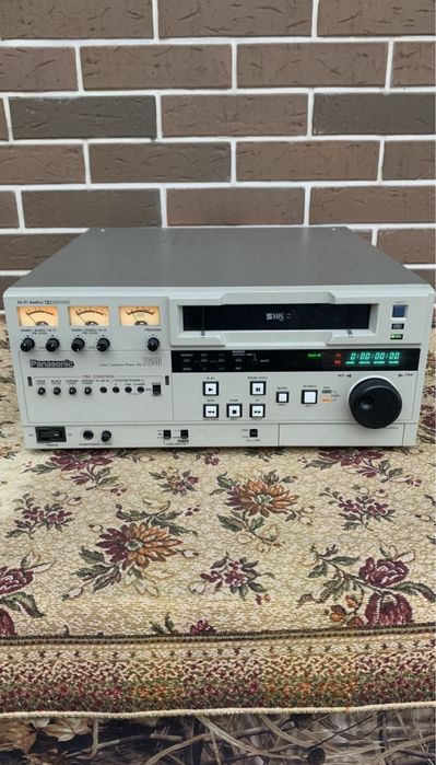 Профессиональный видеомагнитофон