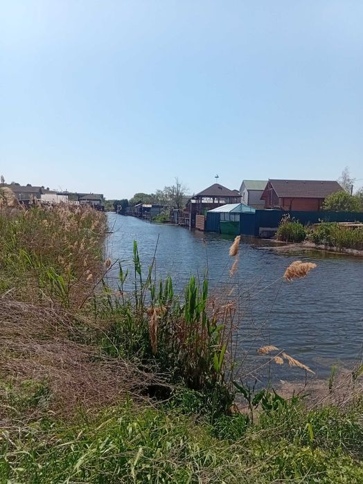 В продаже дом с широким фасадом до канала 5м