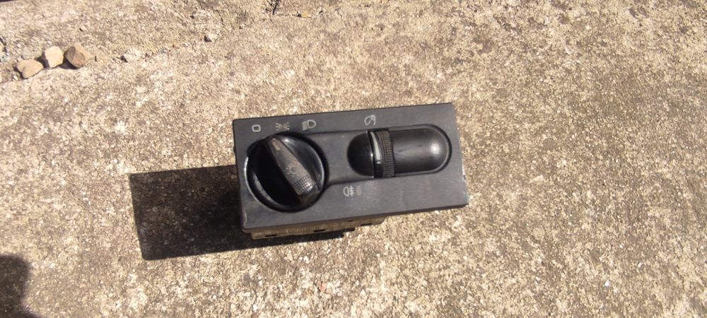 Włącznik świateł golf 3 Vento transporter T4 oryginał sprawny GTI TDI