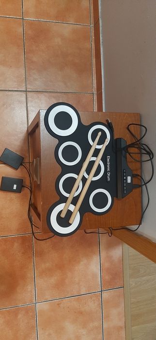 Bateria Eletrónica compacta.
