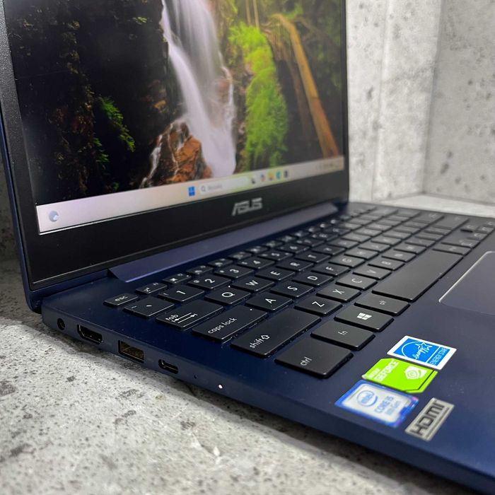 Ultrabook ASUS ZenBook 13 UX331U | i5-8250U | 8GB RAM | SSD 500GB | Windows | UŻYWANY