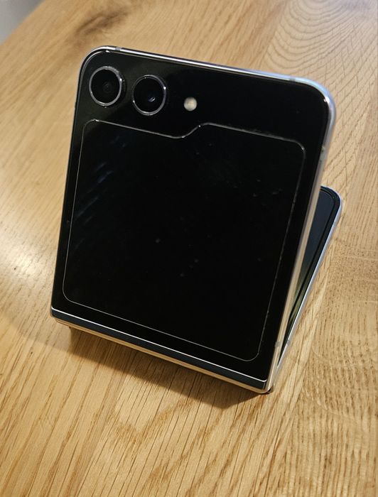 Samsung Galaxy ZFlip5 512GB idealnym na gwarancji