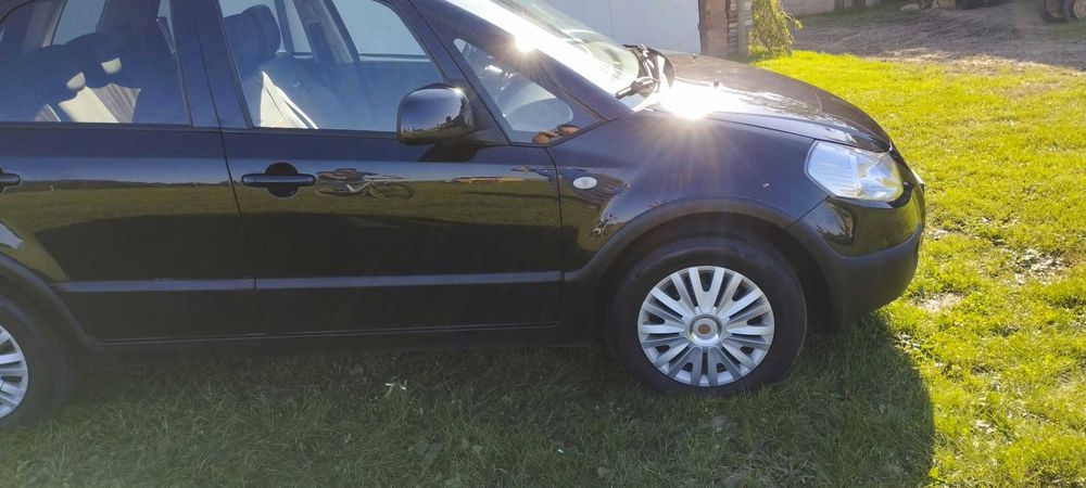 Samochód Fiat sedici