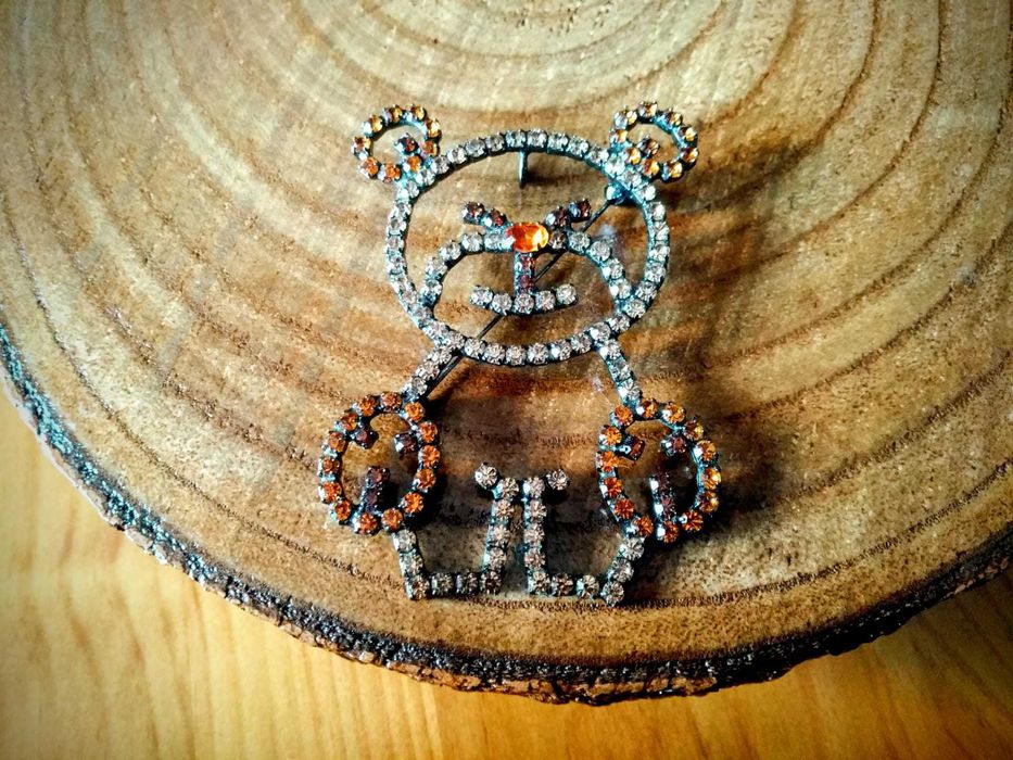 (NOVO, PORTES GRÁTIS) Alfinete de Urso em Dourado e Tons Quentes