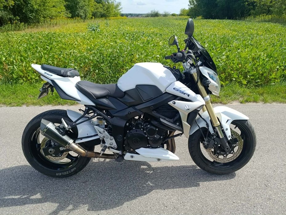 Suzuki  GSR  750