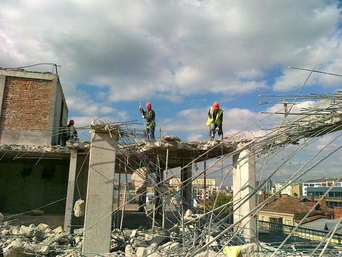 Демонтаж,подготовка к ремонту,усиление проемов любая сложность.