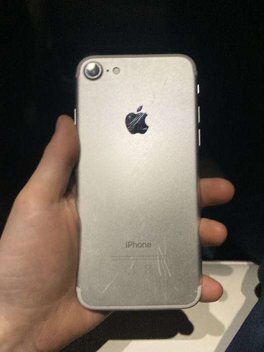 iPhone 7   32 ГБ