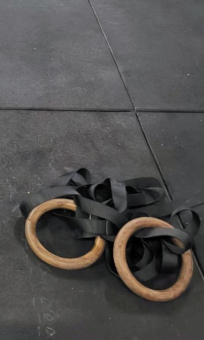 Argolas de ginástica em ótimo estado