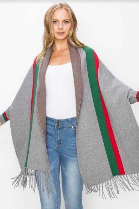 Широкий шарфик с рукавами G U C C I . накидка на плечи GG