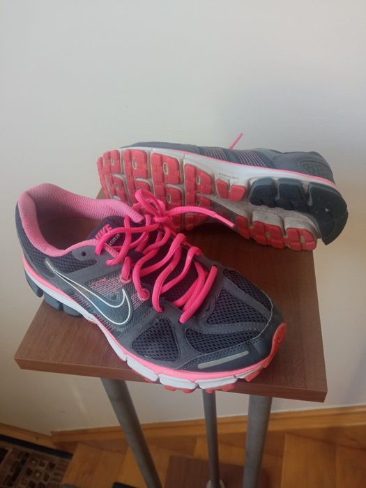 Buty sportowe Nike 38,5
