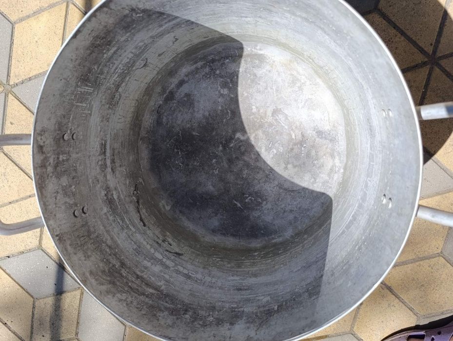 Продам кастрюли разные.у