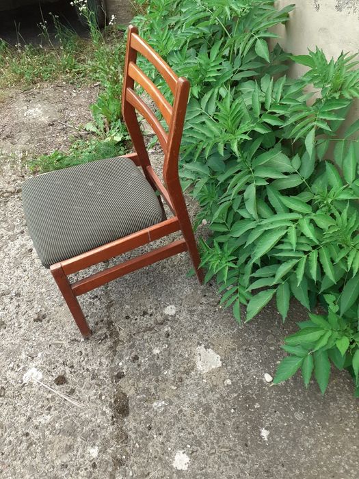 Вінтажні стільці (ресайклінг)