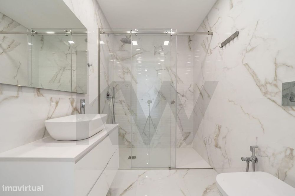Penthouse T2 de Luxo com Terraço e Jacuzzi Privado | Vista Mar 180º
