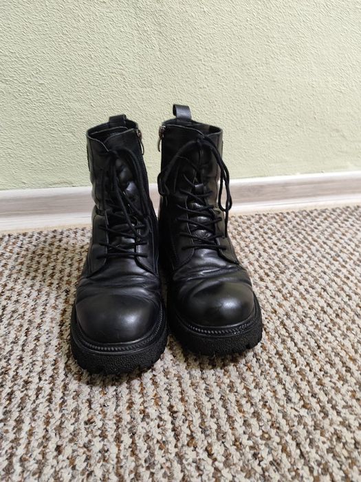 Шкіряні чоботи 38 розмір