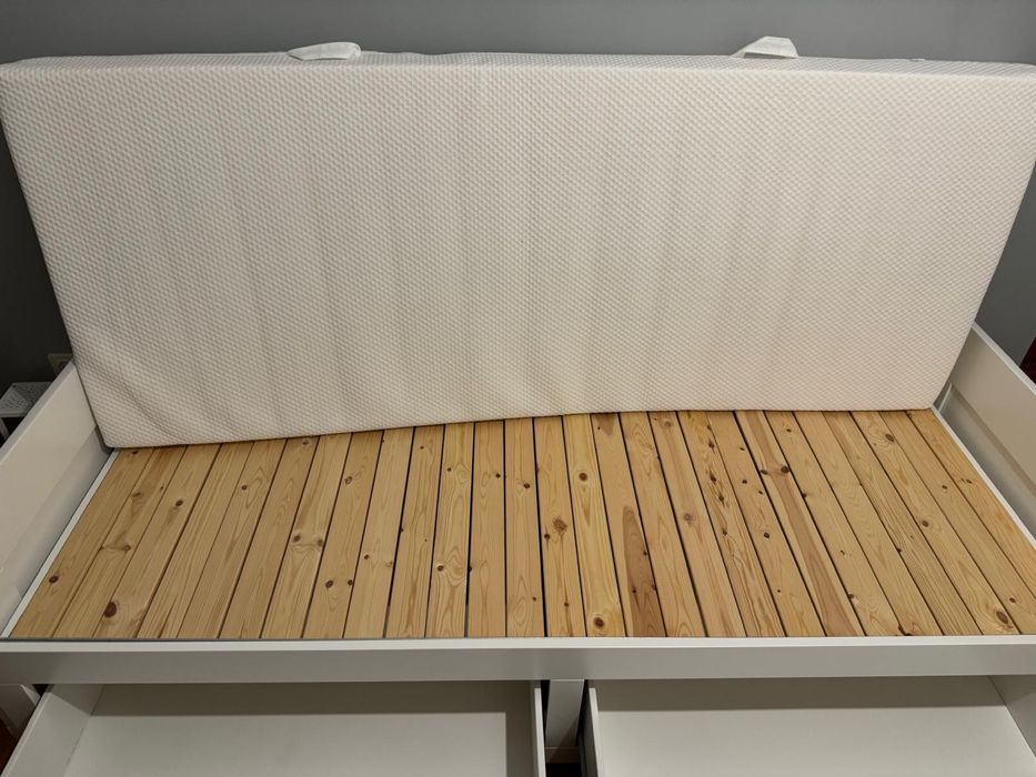 Cama como Nova e colchao.