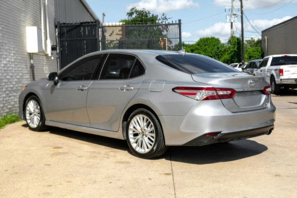 Toyota Camry Xle      2020