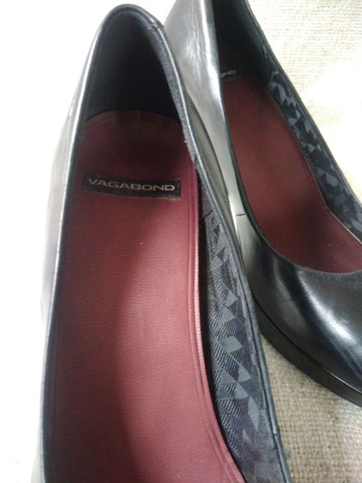 Buty Vagabond czarne czółenka skóra rozmiar 40 klasyk