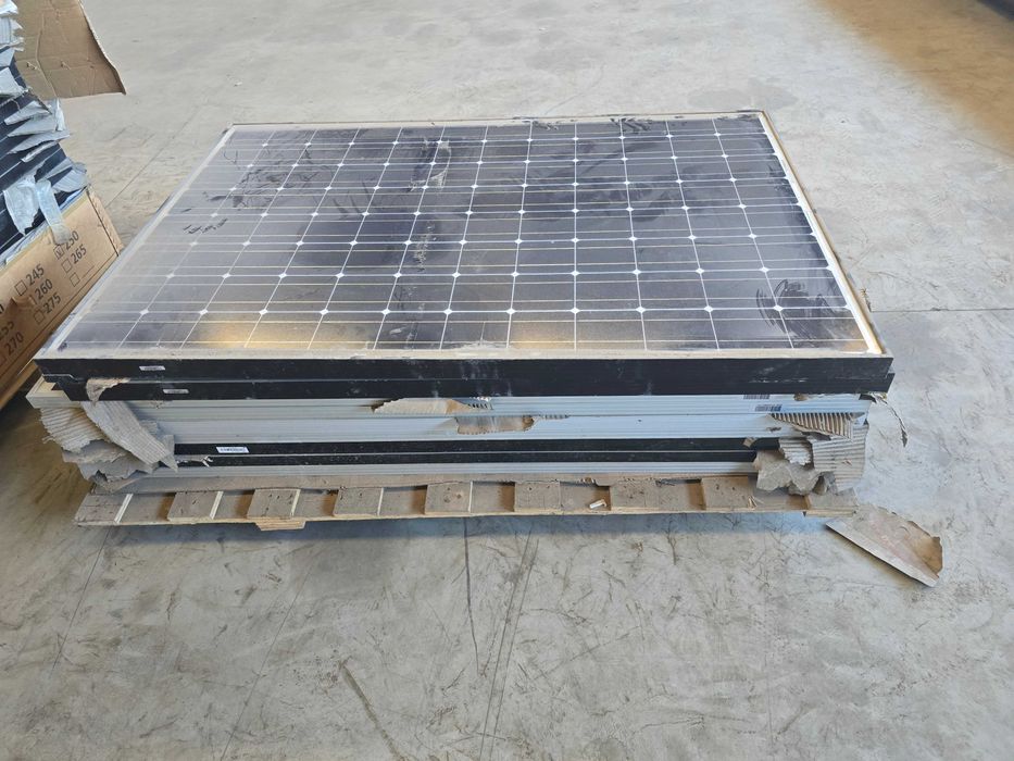 Lote 56 painéis solares NOVOS – 14,15 kWp – 990€ (18€/painel)