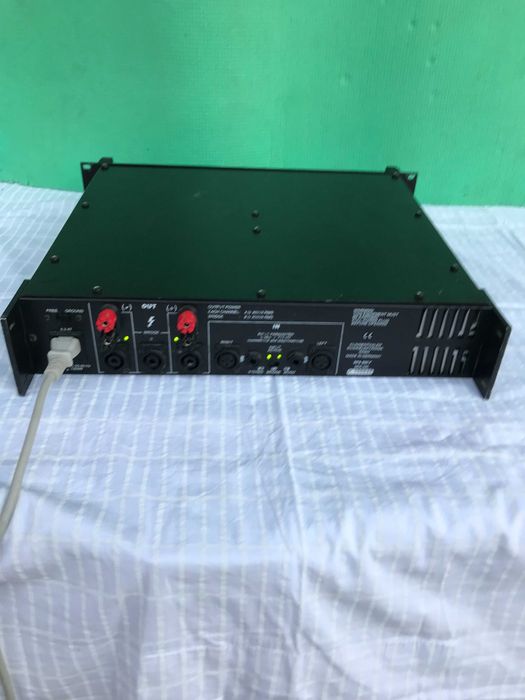 Профессиональный усилитель 2Х450W(4Ом.)800W- мост,"K.M.E."SPA-900F