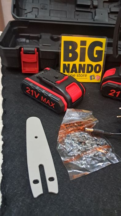 Mini Motosserra de de 6 polegadas + pente e corrente de  4 polegadas