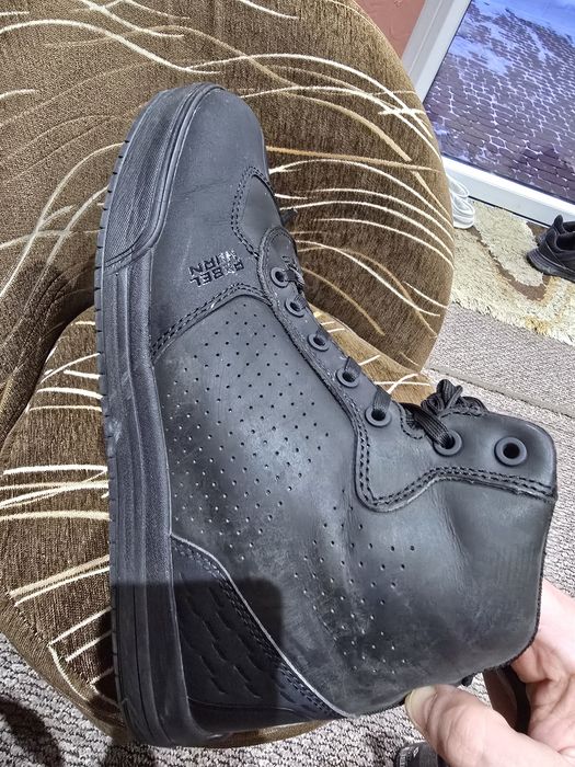 Rebelhorn spike black