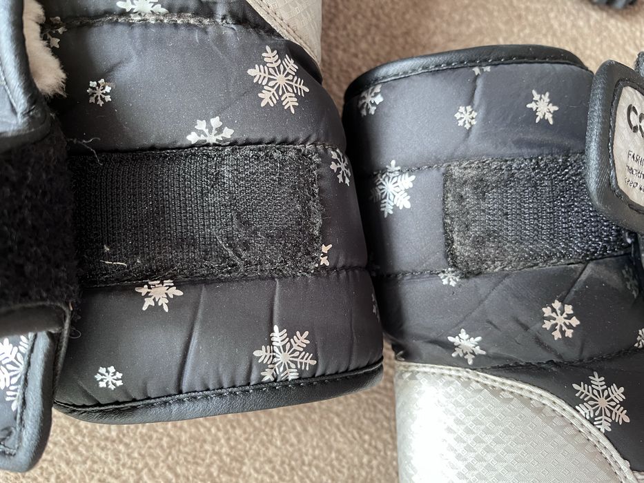 Зимові чобітки , можливо для двійні.  Устілка 19,5 см