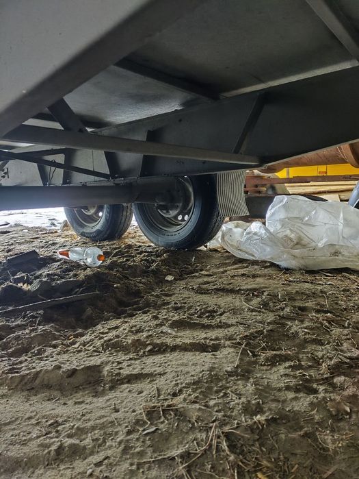 Бортовий причіп NEWIADOW