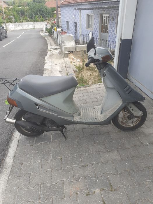 Vendo scooter suzuki usada