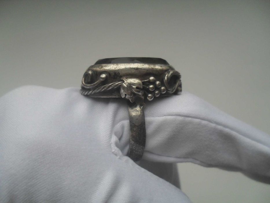 Stary srebrny duży pierścień z topazem dymnym - cena ost