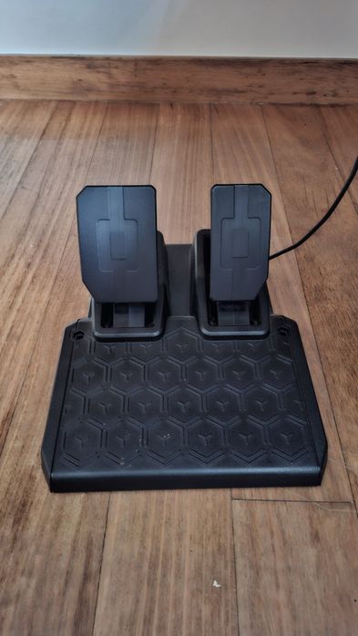 Volante + Pedais Thrustmaster T128 compatível com PC e PlayStation