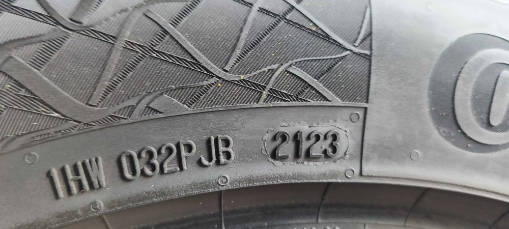 2X 215/55R17 94V Continental Premium Contact 7 15B1