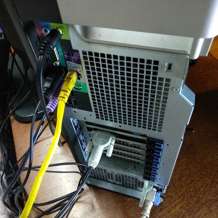 Компьютер игровой dell t5810 соке т2011 V4 12/24 ядер 15 гб озу.  4 гб