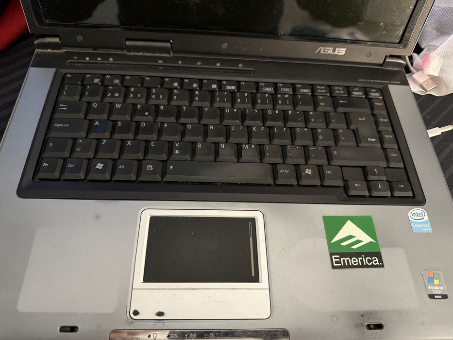 Portatil asus para desocupar
