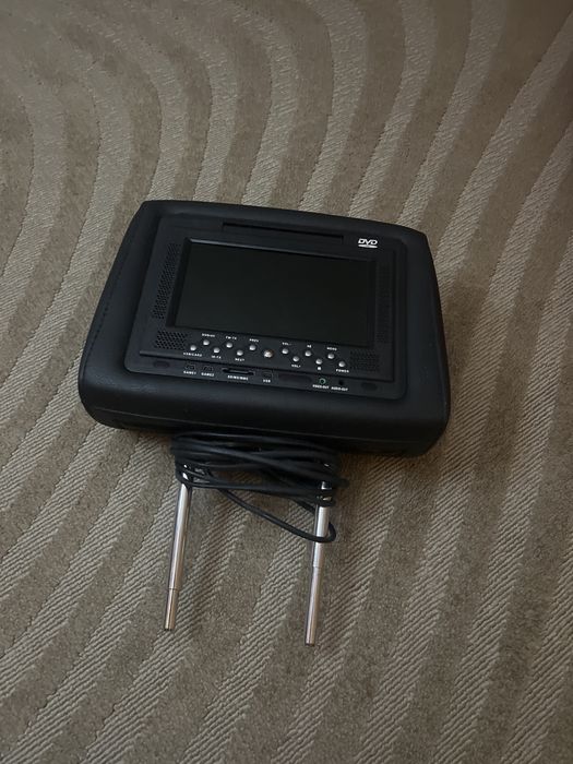 Leitor DVD para carro.