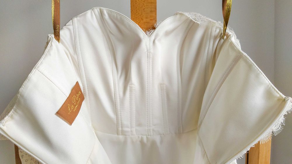 Suknia ślubna La Petra z koronką