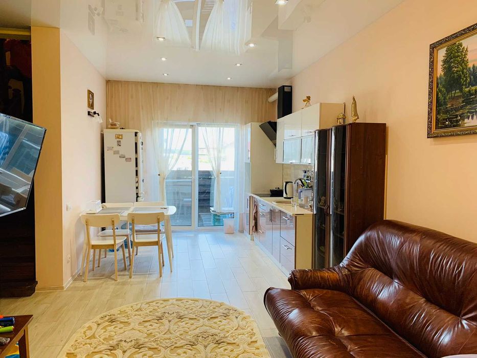 Таунхаус з ремонтом - 10 км від метро. Річка, Ліс