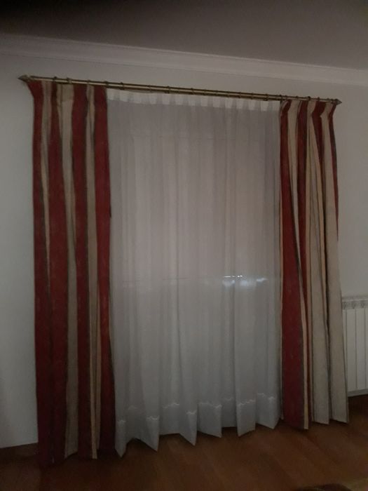 Cortinado de quarto ou sala.