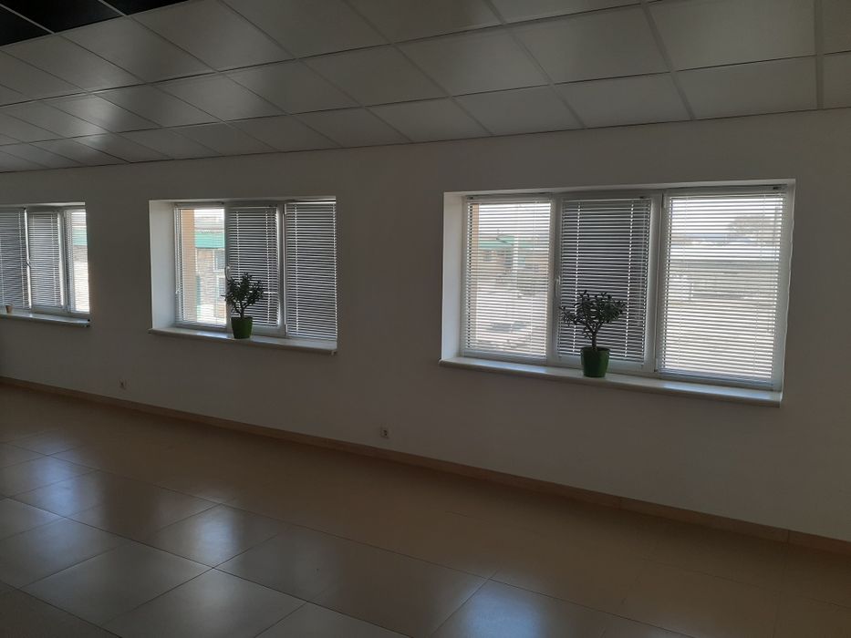 Оренда комерційної нерухомості 10 кв.м і 70кв.м