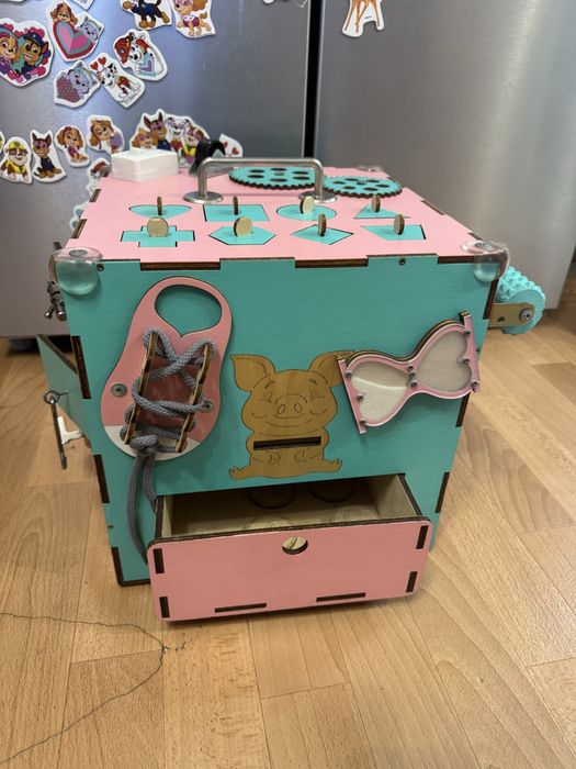 Бізікуб 30*30 для дівчинки