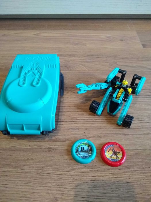 Zestaw LEGO Technic Throwbots Slizer i Turbo