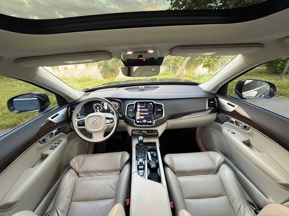 Volvo XC90    2015
