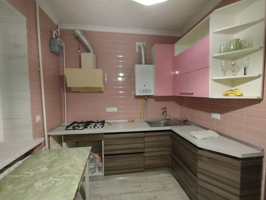 Сдам 2 к.кв., Центр Черноморска.