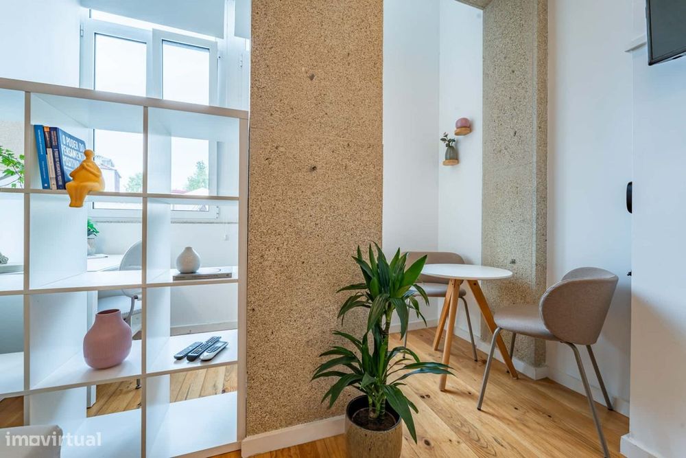 Complete studio in Bonfim, with working area