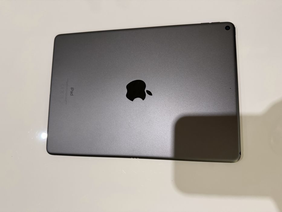 Ipad air 3 geracao cinzento 256gb com teclado