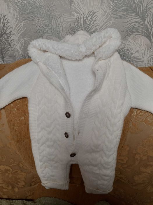 Чоловічок вязаний з пінєтками.